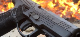 Şase persoane, între care cinci copii, au fost împuşcate mortal într-o locuinţă: O femeie este în stare gravă, în SUA